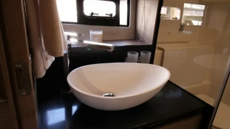 Slide: The Image of 2018 Prestige 460 S Guest Head - 6613636