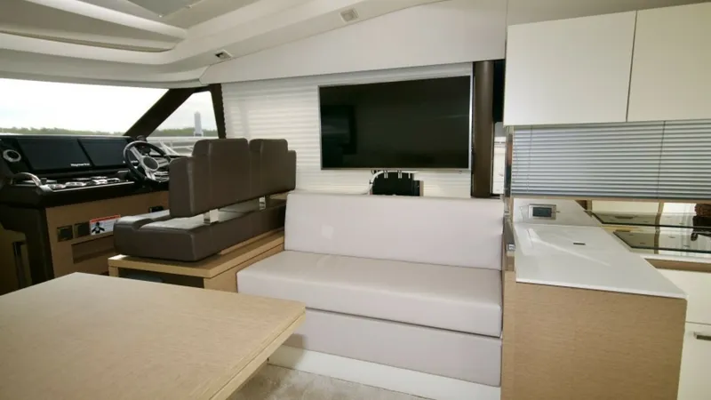 Slide: The Image of 2018 Prestige 460 S - 6613615