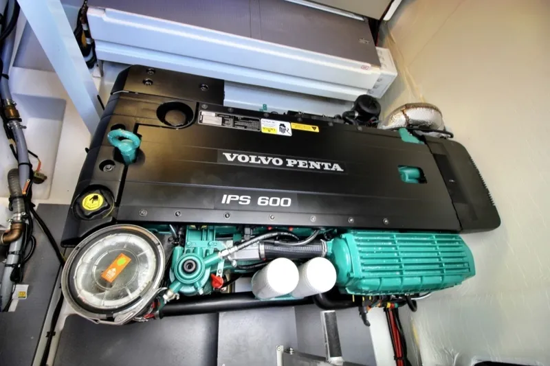 Slide: The Image of 2018 Prestige 460 S Engine Room - 5893023