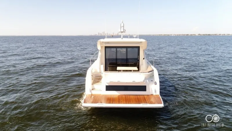 Slide: The Image of 2018 Prestige 460 S - 5893030