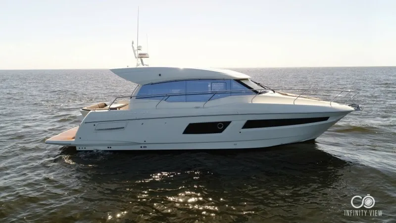 Slide: The Image of 2018 Prestige 460 S - 6613650