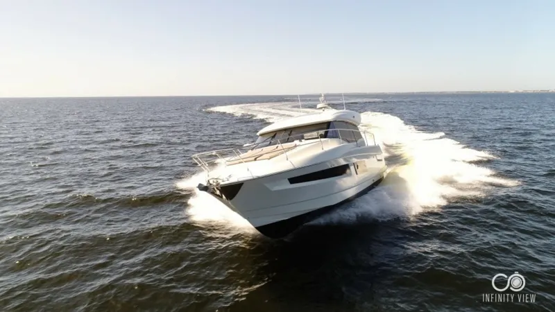 Slide: The Image of 2018 Prestige 460 S - 6613658
