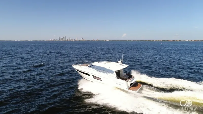 Slide: The Image of 2018 Prestige 460 S - 6613668