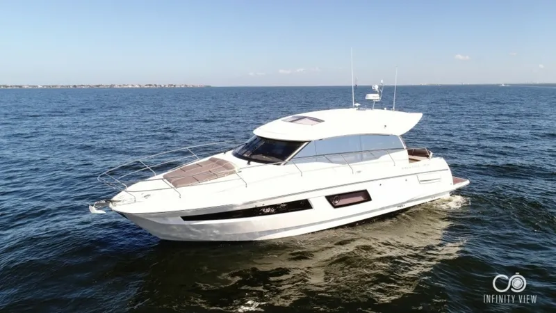 Slide: The Image of 2018 Prestige 460 S - 6613652