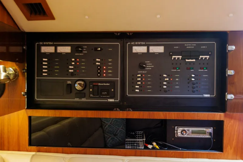 Slide: The Image of Tiara 3500 Open 2001 - 5893079