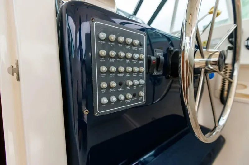 Slide: The Image of Tiara 3500 Open 2001 - 5893257