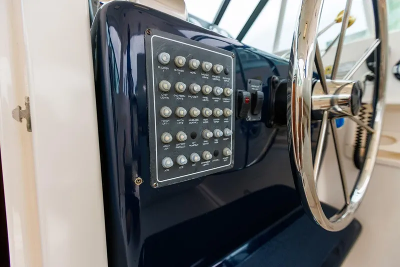 Slide: The Image of Tiara 3500 Open 2001 - 5893093