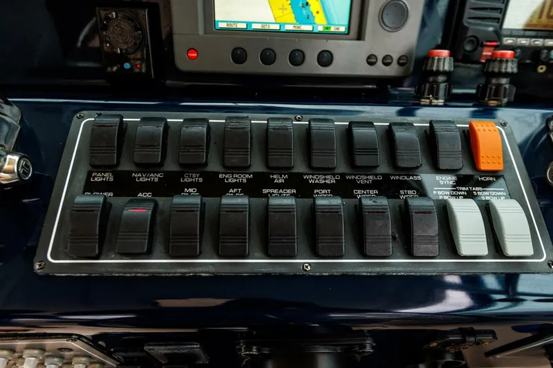 Slide: The Image of Tiara 3500 Open 2001 - 5893096