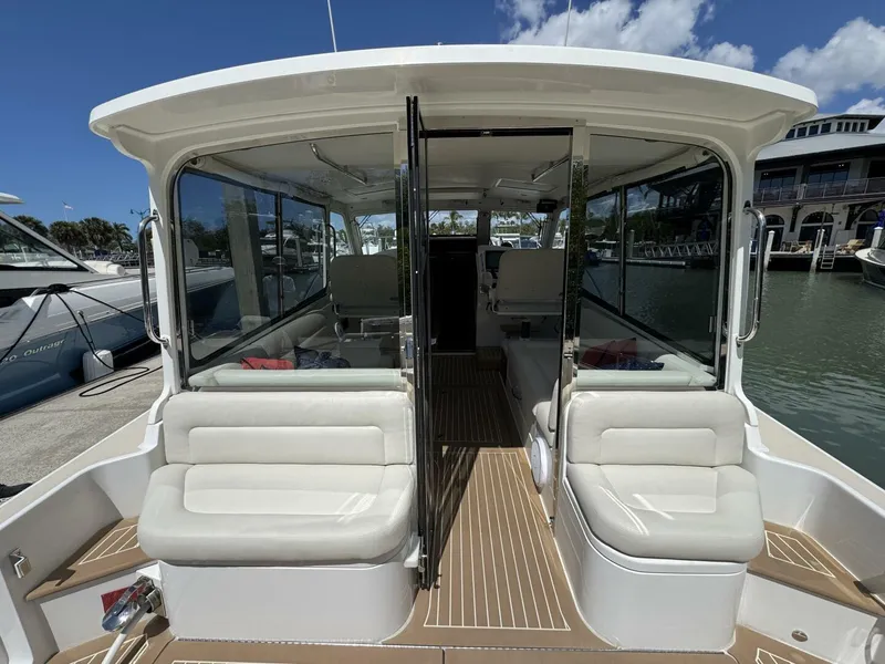 Slide: The Image of MJM 43z 2021 - 5979935