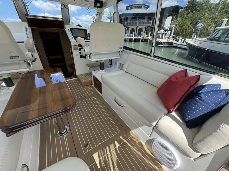 Slide: The Image of MJM 43z 2021 - 5979932