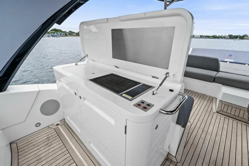 Slide: The Image of Sunseeker 55 Manhattan 2025 - 5900089