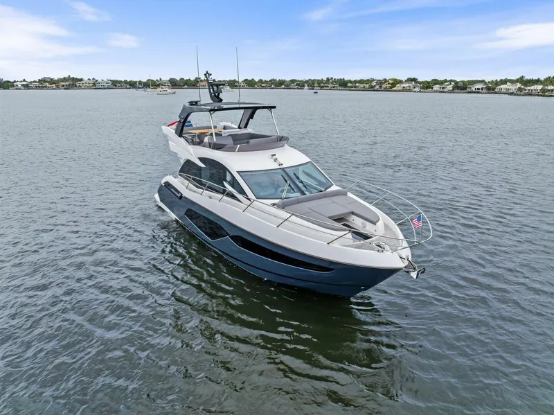 Slide: The Image of Sunseeker 55 Manhattan 2025 - 5900075