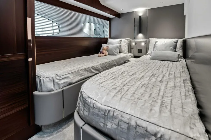 Slide: The Image of Sunseeker 55 Manhattan 2025 - 5900129