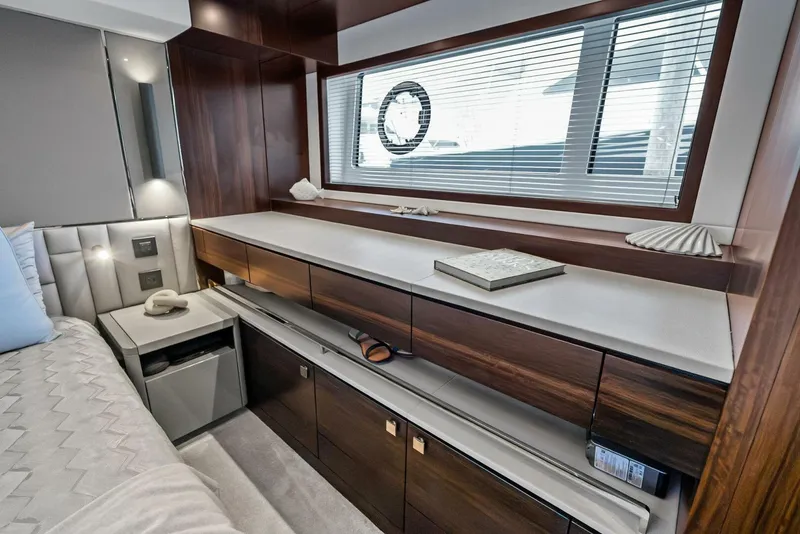 Slide: The Image of Sunseeker 55 Manhattan 2025 - 5900135