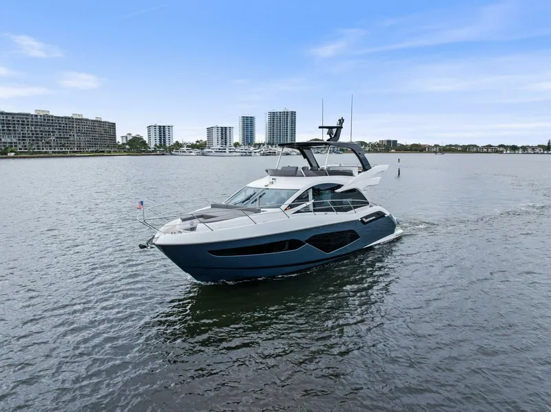 Slide: The Image of Sunseeker 55 Manhattan 2025 - 5900077