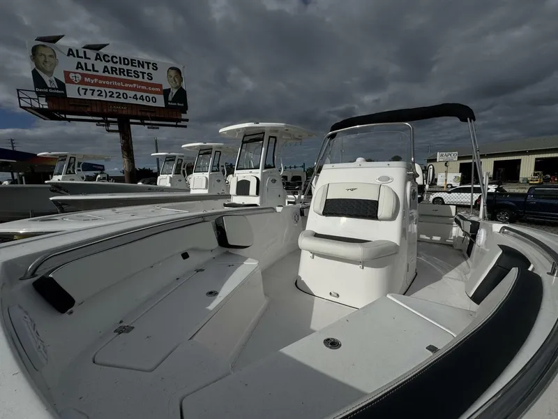 Slide: The Image of Tidewater 198 CC Adventure 2026 - 5894725