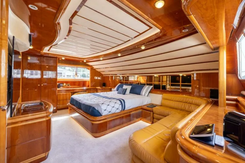 Slide: The Image of 2001 Ferretti 94 Raised Pilothouse - Dreamchaser -Guest Stateroom 2001 Ferretti 94 Raised Pilothouse - Dreamchaser - 5895228