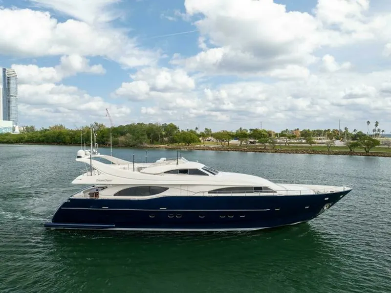Slide: The Image of 2001 Ferretti 94 Raised Pilothouse - Dreamchaser - Profile 2001 Ferretti 94 Raised Pilothouse - Dreamchaser - 7650307