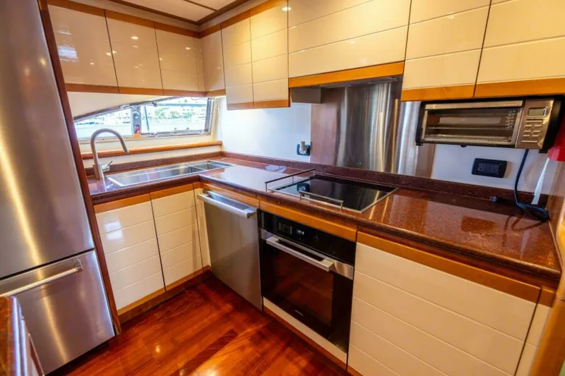 Slide: The Image of 2001 Ferretti 94 Raised Pilothouse - Dreamchaser - Galley 2001 Ferretti 94 Raised Pilothouse - Dreamchaser - 7650262