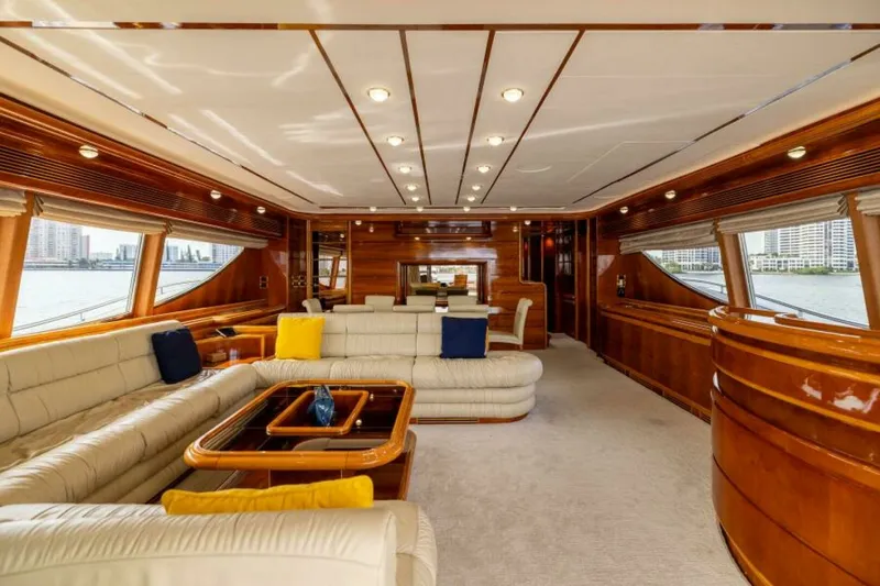 Slide: The Image of 2001 Ferretti 94 Raised Pilothouse - Dreamchaser - Salon 2001 Ferretti 94 Raised Pilothouse - Dreamchasher - 7650256