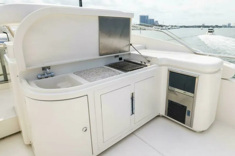 Slide: The Image of 2001 Ferretti 94 Raised Pilothouse - Dreamchaser -Flybridge 2001 Ferretti 94 Raised Pilothouse - Dreamchaser - 7650293