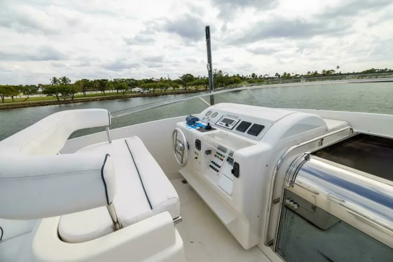 Slide: The Image of 2001 Ferretti 94 Raised Pilothouse - Dreamchaser -Flybridge 2001 Ferretti 94 Raised Pilothouse - Dreamchaser - 7650288
