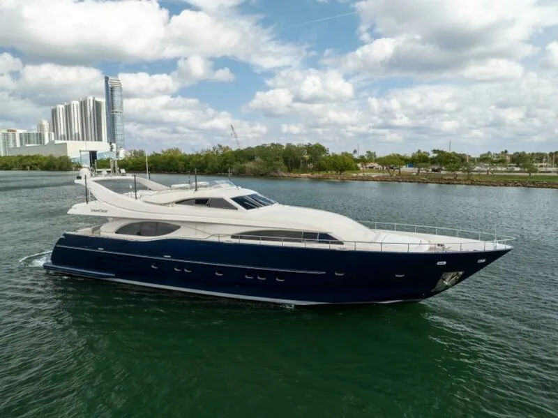 Slide: The Image of 2001 Ferretti 94 Raised Pilothouse - Dreamchaser - Profile 2001 Ferretti 94 Raised Pilothouse - Dreamchaser - 7650304
