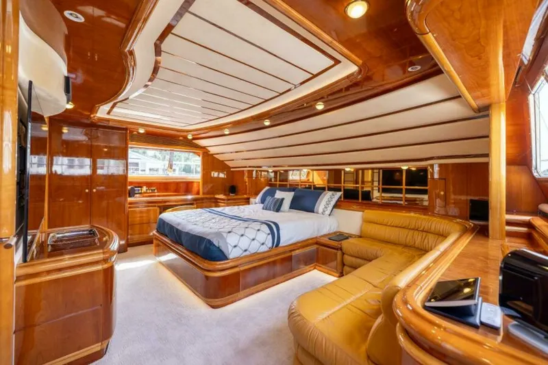 Slide: The Image of 2001 Ferretti 94 Raised Pilothouse - Dreamchaser -Guest Stateroom 2001 Ferretti 94 Raised Pilothouse - Dreamchaser - 7650270