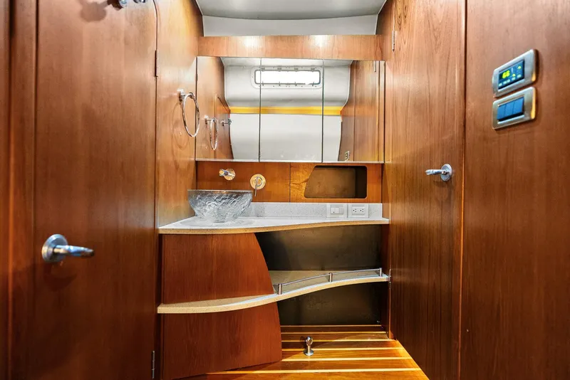 Slide: The Image of 2007 Tiara Yachts 4300 Sovran - Companionway - 5895301
