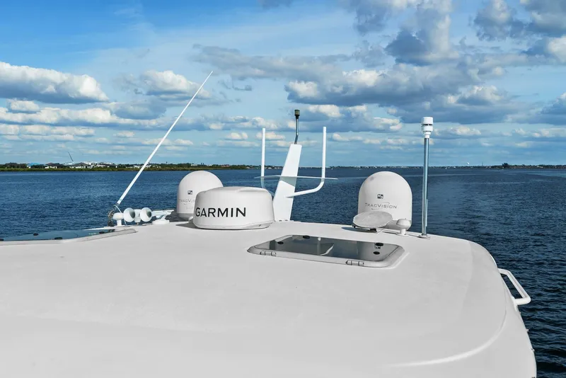 Slide: The Image of 2007 Tiara Yachts 4300 Sovran - 5895322