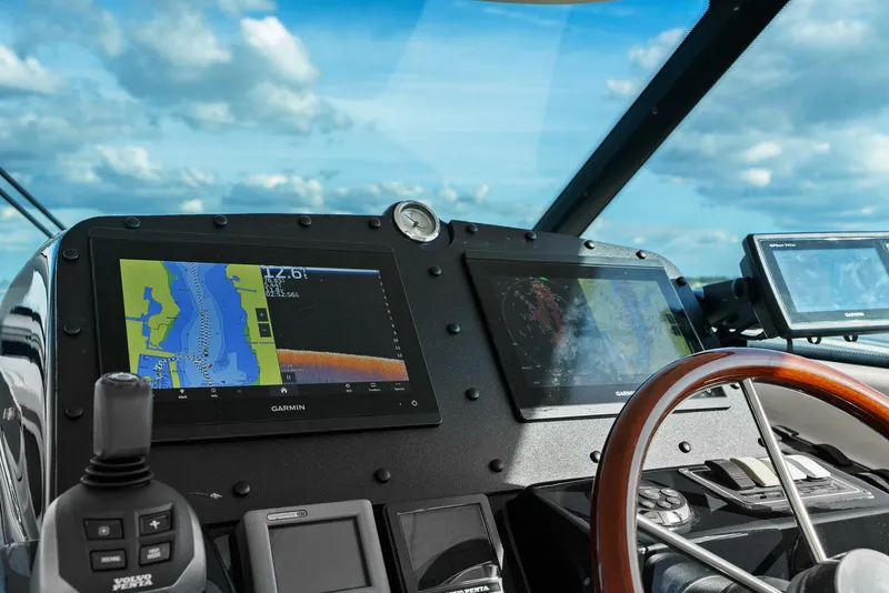 Slide: The Image of 2007 Tiara Yachts 4300 Sovran - Helm - 5895328