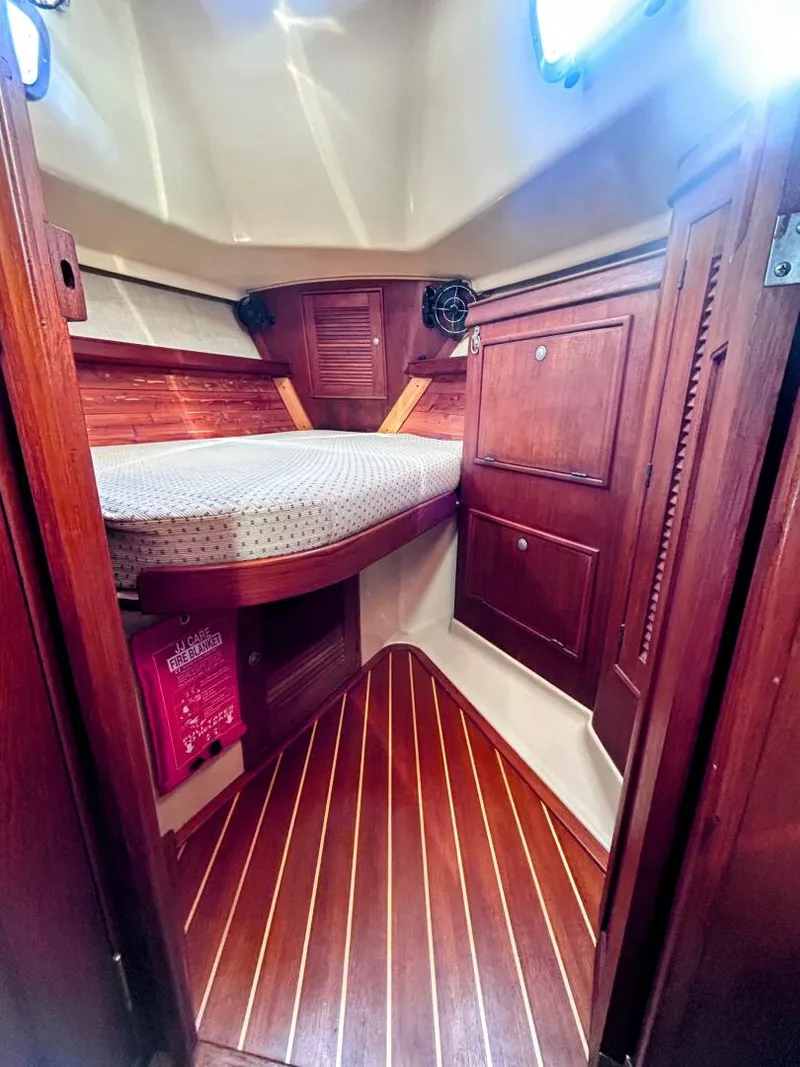 Slide: The Image of Island Packet 320 1999 - 5895775