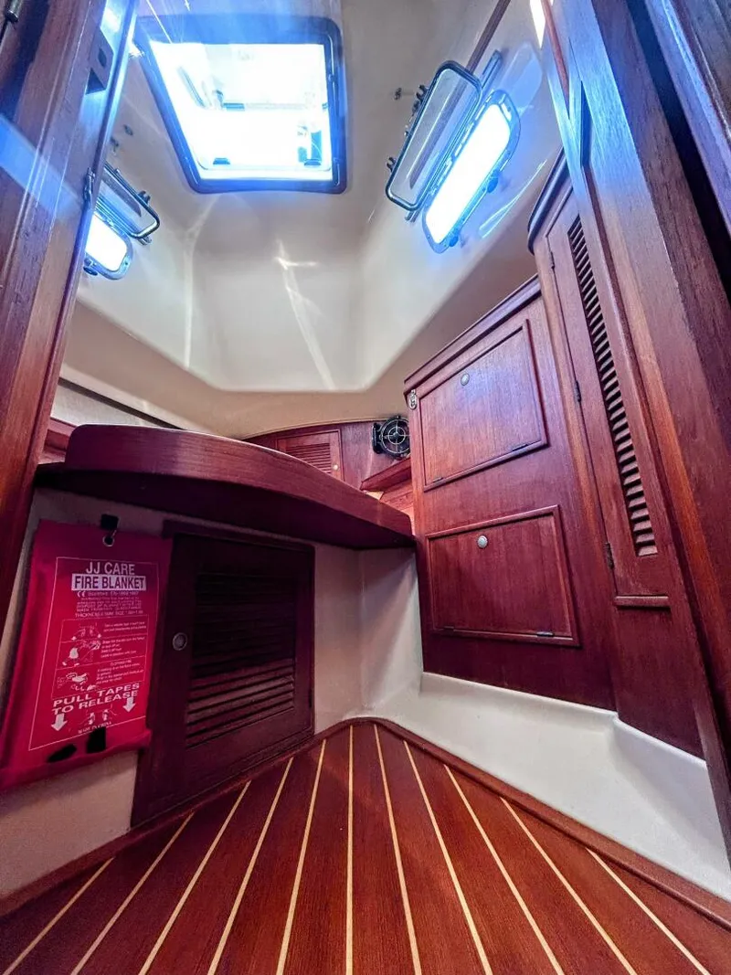 Slide: The Image of Island Packet 320 1999 - 5895773