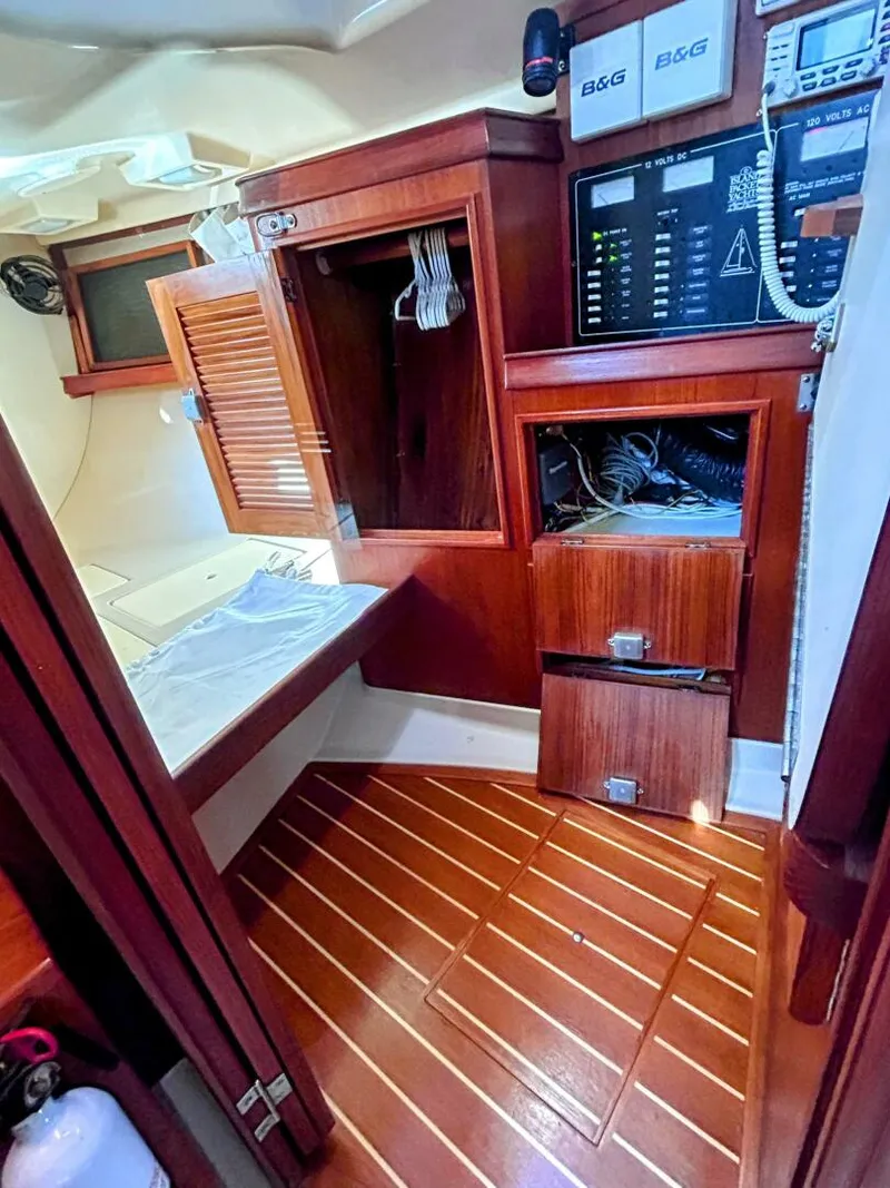 Slide: The Image of Island Packet 320 1999 - 5895805