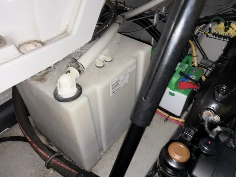 Slide: The Image of Crownline Boats 264 CR 2019 - 5895418