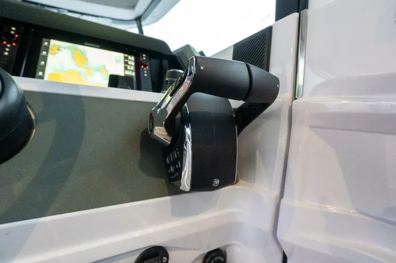 Slide: The Image of Axopar 38 2027 - 5895941