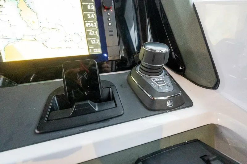 Slide: The Image of Axopar 38 2027 - 5895942