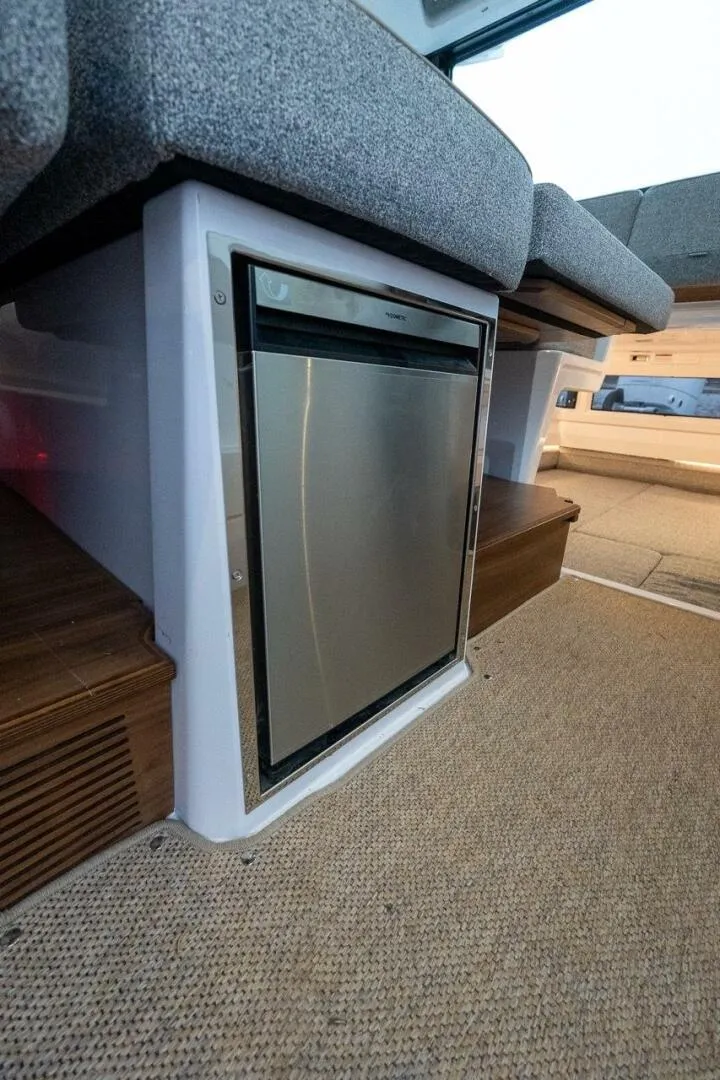 Slide: The Image of Axopar 38 2027 - 5895948