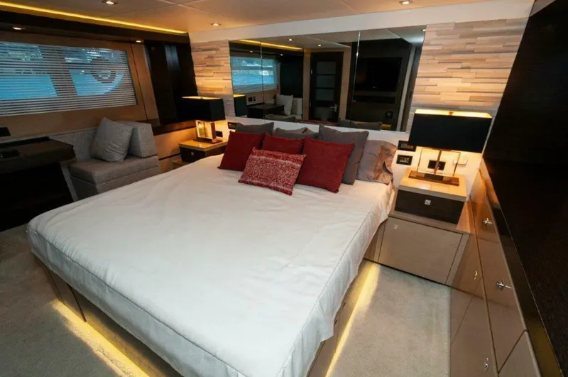 Slide: The Image of 2019 Cruisers Yachts 60 Cantius- AFTER FIVE - 5899026