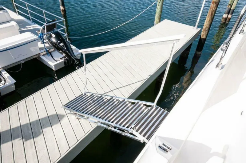 Slide: The Image of 2019 Cruisers Yachts 60 Cantius- AFTER FIVE - 5899059