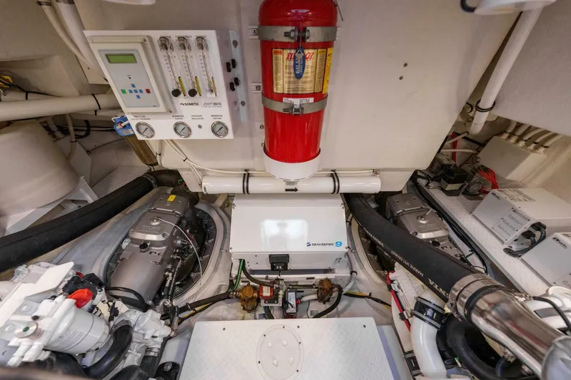 Slide: The Image of 2019 Cruisers Yachts 60 Cantius- AFTER FIVE - 5899061