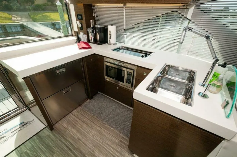 Slide: The Image of 2019 Cruisers Yachts 60 Cantius- AFTER FIVE - 5899018