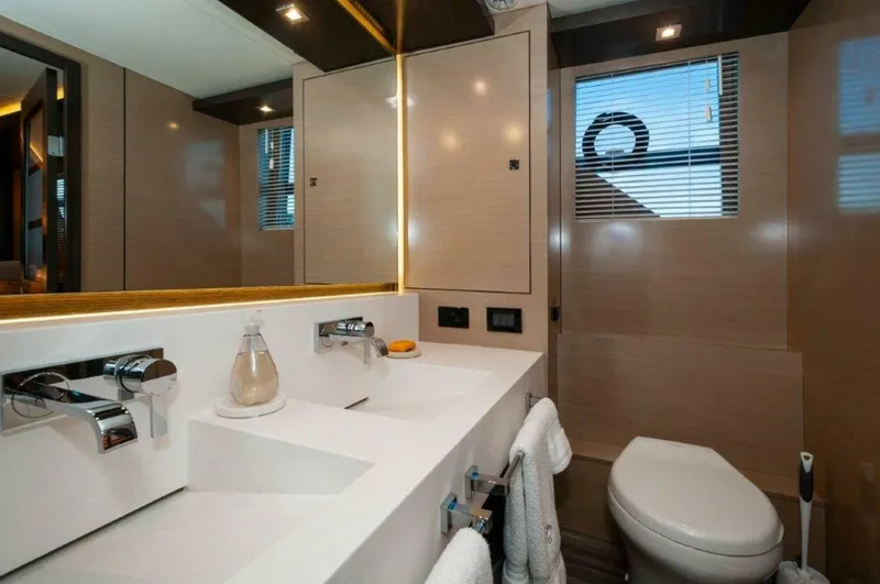 Slide: The Image of 2019 Cruisers Yachts 60 Cantius- AFTER FIVE - 5899032