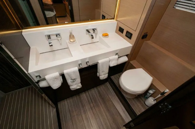 Slide: The Image of 2019 Cruisers Yachts 60 Cantius- AFTER FIVE - 5899033