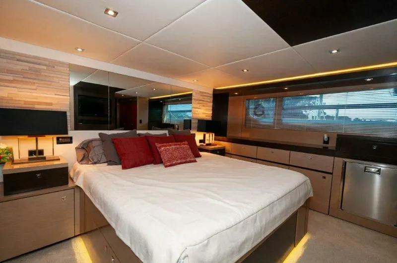 Slide: The Image of 2019 Cruisers Yachts 60 Cantius- AFTER FIVE - 5899055