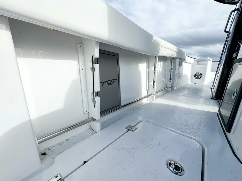 Slide: The Image of Tidewater 302 CC Adventure 2026 - 5896786