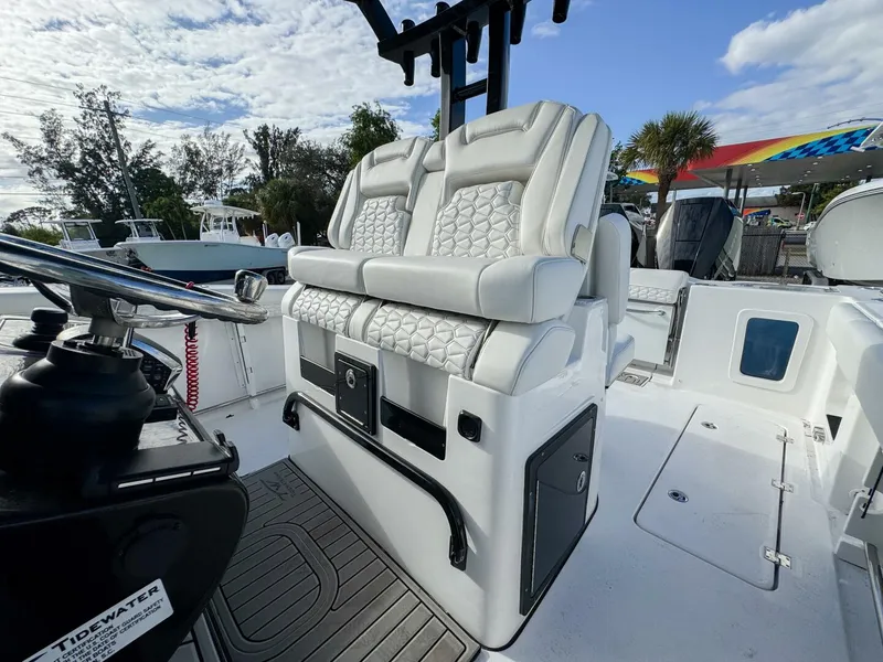 Slide: The Image of Tidewater 302 CC Adventure 2026 - 5896787