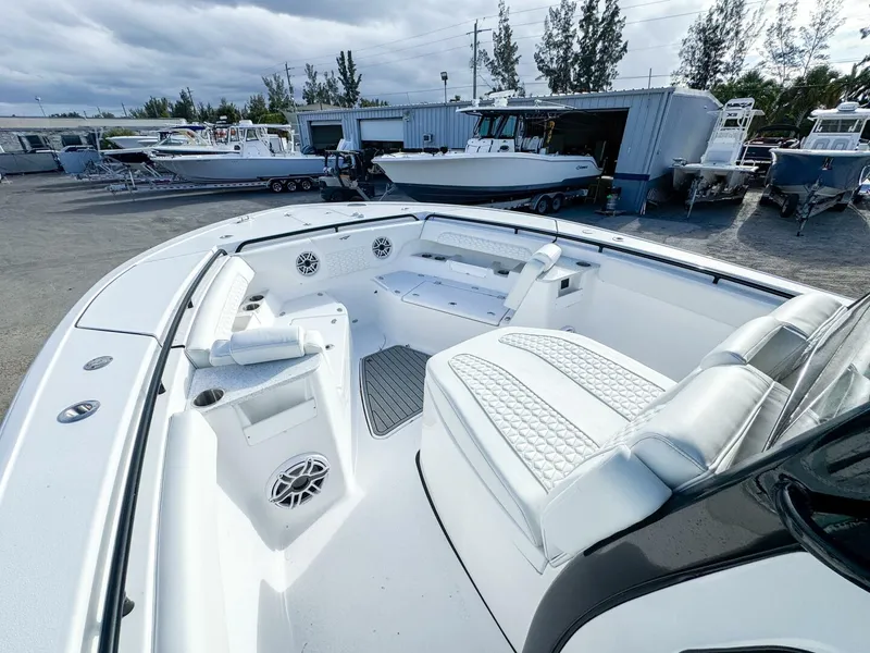 Slide: The Image of Tidewater 302 CC Adventure 2026 - 5896791