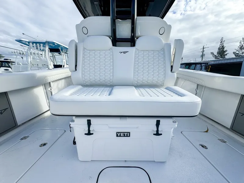 Slide: The Image of Tidewater 302 CC Adventure 2026 - 5896783