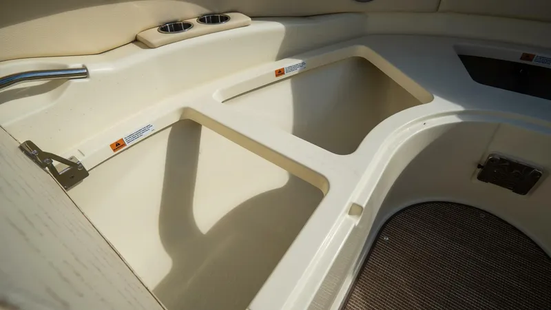 Slide: The Image of Chris-Craft 31 Launch GT 2026 - 5896837